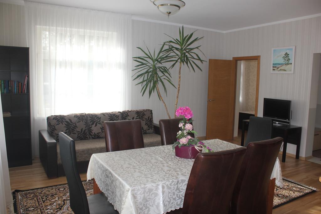 Amber Coast & Sea Aparthotel Jurmala Ruang foto